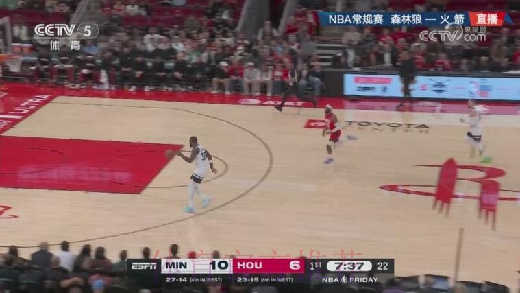 杜兰特进攻被切 兰德尔反击暴扣得手